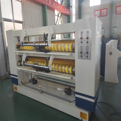 Machine automatique de découpage de carton NC pour la production de carton ondulé à double couche
