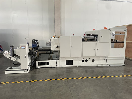 Machine de découpe de papier à commande servo-conduite à commande PLC pour la découpe automatique de rouleaux