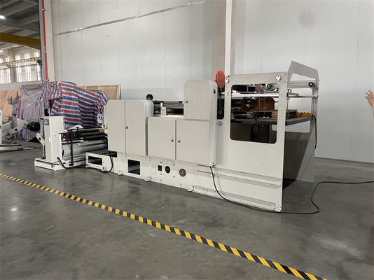 Machine de découpe de papier à commande servo-conduite à commande PLC pour la découpe automatique de rouleaux