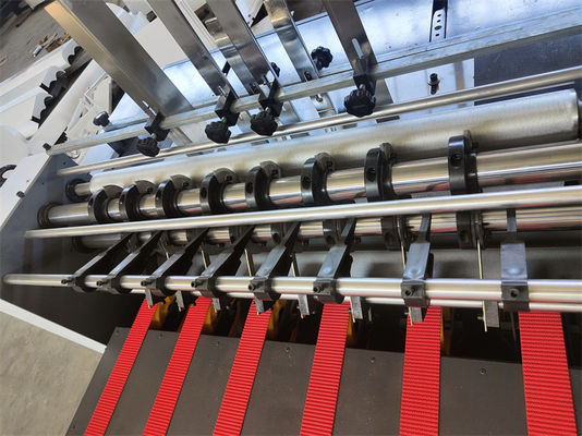 300X800mm Traitement du carton Alimentateur à aspiration automatique Fermeture à cloisons ondulée
