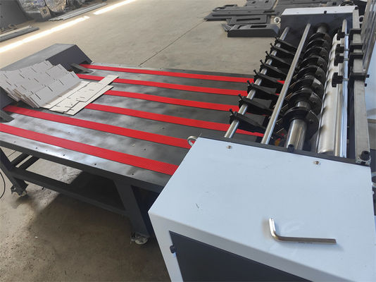300X800mm Traitement du carton Alimentateur à aspiration automatique Fermeture à cloisons ondulée