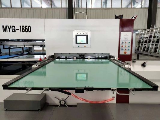 Machine à découper et à déchiqueter à la matrice automatique pour carton ondulé