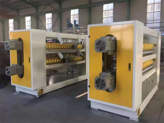 Machine à découper automatique à haute vitesse pour la fabrication de carton ondulé