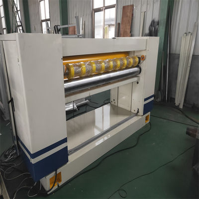 Machine à découper les feuilles pour la fabrication de boîtes de carton ondulées