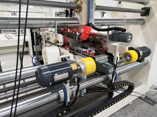 Machine à coudre à deux pièces à quatre servo pour une production rapide