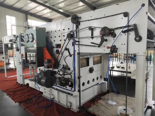 Machine de découpe automatique à haute vitesse pour la carte ondulée