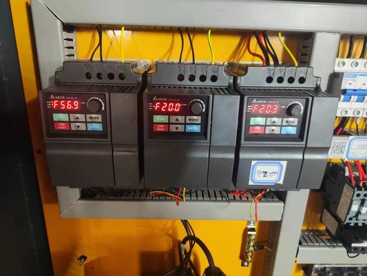 Machine de laminage de carton ondulé à tension 380V pour les besoins de production personnalisés