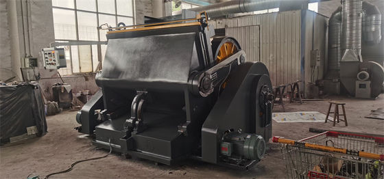 Machine manuelle de découpe sous pression et de creusement pour carton ondulé et demande du client