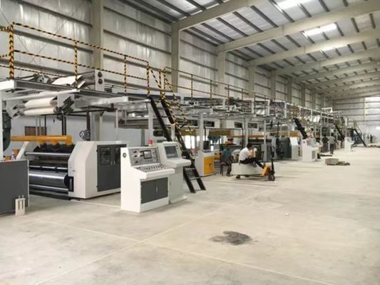 4500 kg ligne de production de carton ondulé à haute vitesse à 3 couches pour un emballage efficace