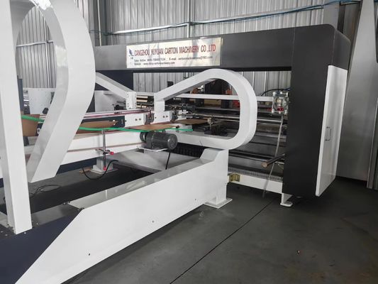 Machine de collage automatique complète pour les cartons à couture de boîtes de carton