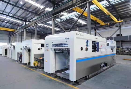 Machine à découper à la matrice de type plat pour la découpe de carton cartonné en carton ondulé