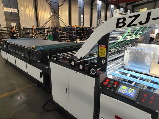 Machine à laminer par servo semi-automatique pour la stratification rapide des facettes dans le traitement des cartons