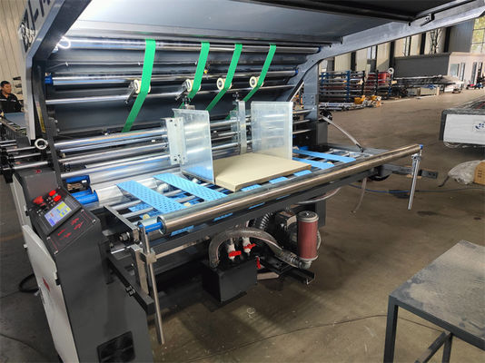 Machine de laminage semi-automatique à entraînement électrique pour la lamination brillante de carton
