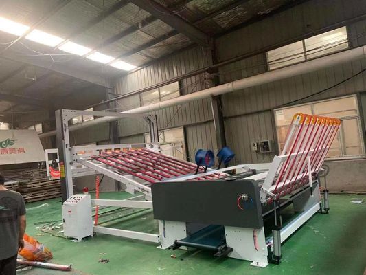 4500 KG Stable Flexo Machine de coupe de rainures d'empilage automatique pour la flûte ondulée