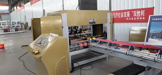Machine automatique de collage de dossiers flexibles pour boîte de carton APPAREL répondant aux demandes des clients