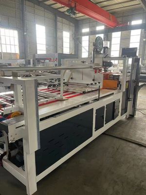 Petite taille 5500 KG Voltage 380v Machine à coller pour le pliage et la colle à deux pièces