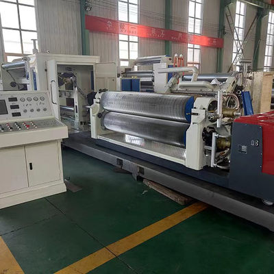 Machine de formage de papier de 1700 kg pour la production automatique de carton ondulé à face unique