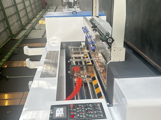 Machine d'impression en feuille de carton ondulée avec caractéristiques de sécurité et de performance