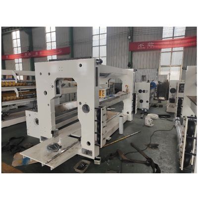 Machine de fabrication de boîtes en carton ondulé à flûte à face unique pour magasins de vêtements 1700 KG