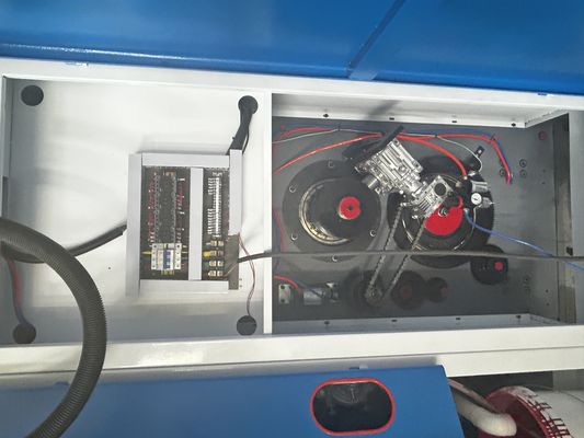 Machine d'impression à haute vitesse à 4 couleurs entièrement automatique pour l'impression de boîtes ondulées