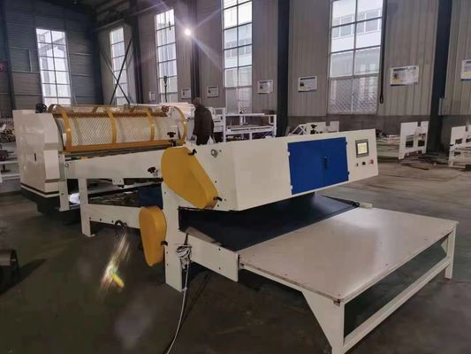 Précision de coupe ± 1,5 mm Tâcheuse à feuille de papier en rouleau pour feuille de carton ondulé à 2 plis