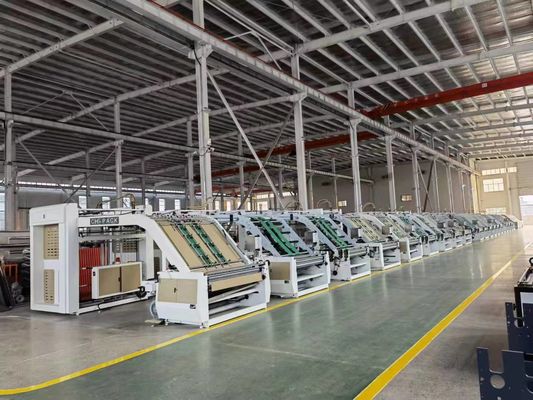 13.5m x 2m x 2.9m Machine de laminage automatique à flûte avec longue durée de vie
