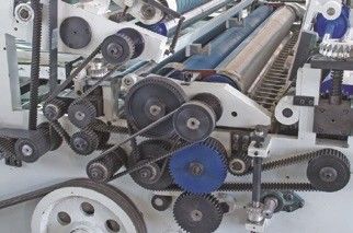 Laminage de carton ondulé à carton avec machine automatique de laminage à la lito-flute