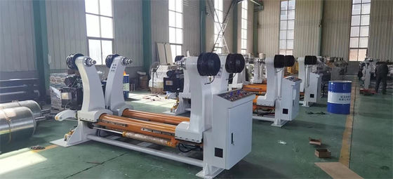 Ligne de production de carton ondulé à haute vitesse à cinq couches avec une précision de coupe de ± 1 mm
