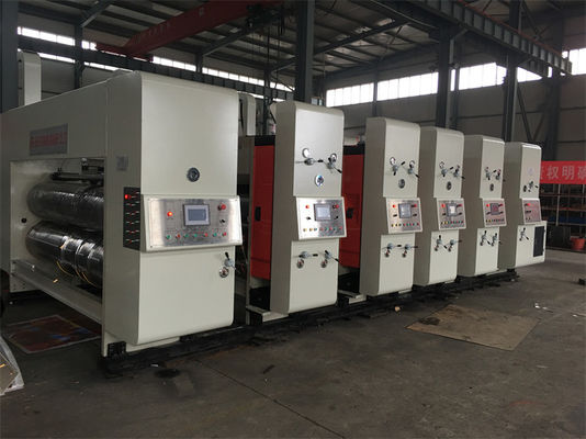 Machine de fabrication de boîtes en carton ondulé à commande intelligente