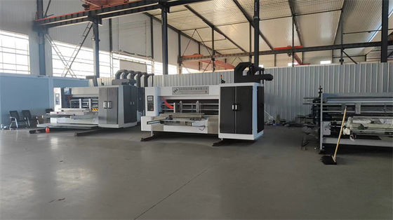 Machine d'impression et de découpe automatique pour l'impression de boîtes de carton ondulées