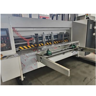 Conception d'une machine automatique de découpe à la matrice avec empilage par vibrateur