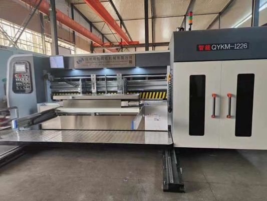 Machine d'impression flexographique à boîte de carton ondulée de qualité automatique à tension 380V