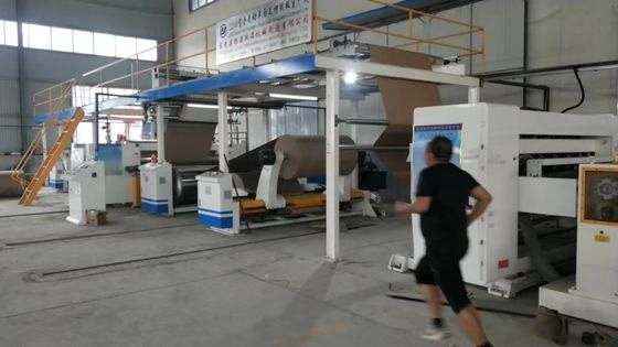Machine à former du papier usine automatique à grande vitesse de carton ondulé pour 3 5 7 boîtes en pli