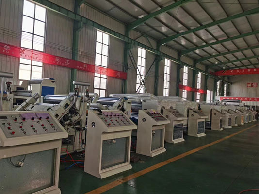 Ligne de production automatique de carton ondulé pour machine à former du papier